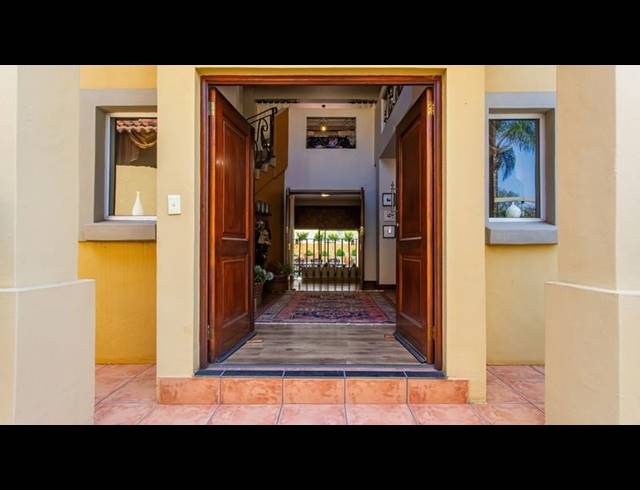 5 BEDROOM HOUSE FOR SALE IN CENTURION GOLF ESTATE